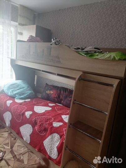 Кровать двухьярусная