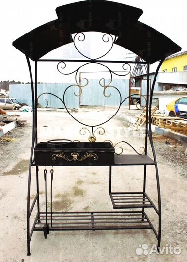 Мангал с крышей