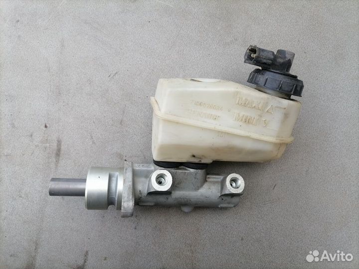 Цилиндр тормозной главный Renault Scenic 1996-1999