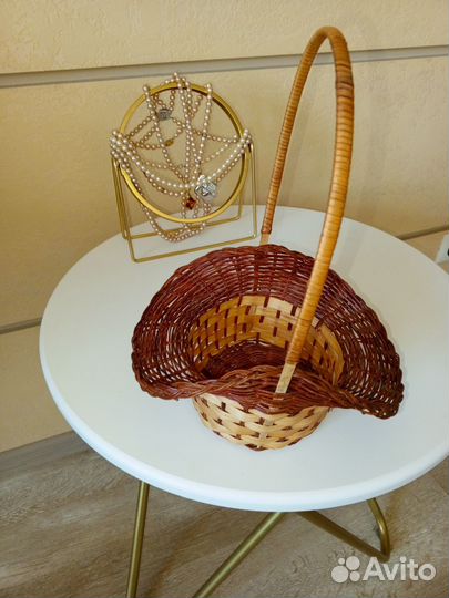 Корзинка плетёная