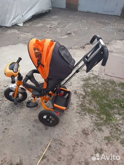 Трехколесный велосипед