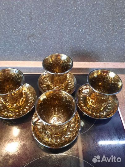 Чашки с блюдцами