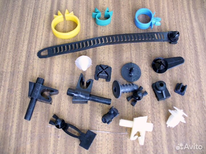 Клипсы пистоны крепёж ваз 2101 2104 2103 2106 2123