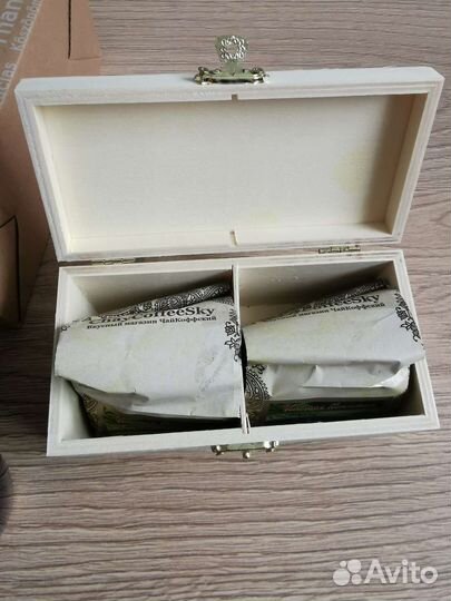 Подарочный набор кружка + два пакета зеленого чая