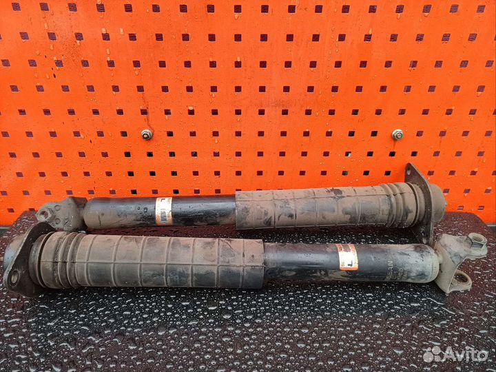 Амортизатор задний Infinity G35