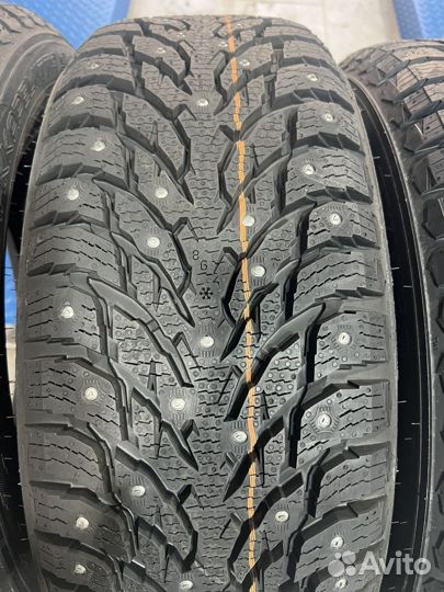 Nokian Tyres Hakkapeliitta 9 SUV 225/55 R18 102T
