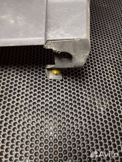 Корпус подножки левый Volvo FH4 82136982