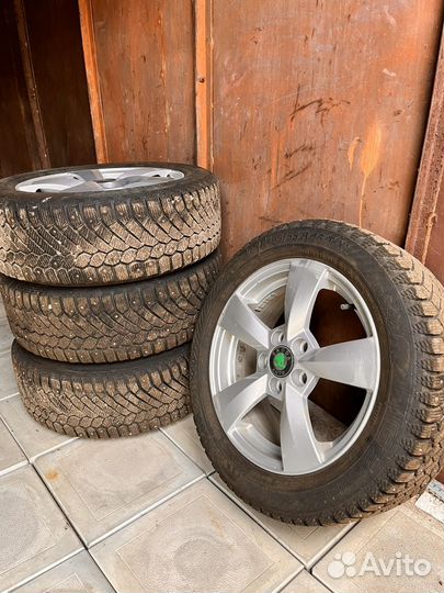 Колеса в сборе r15 зимние шипованные