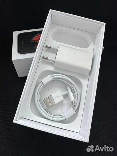 Зарядка,оригинальный кабель для iPhone (Lightning)