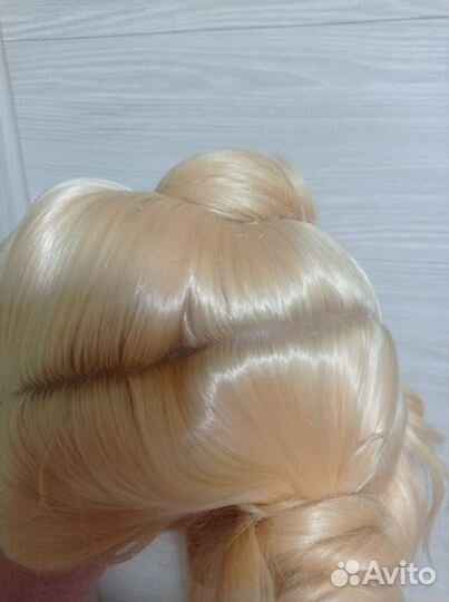 Косплей с париком