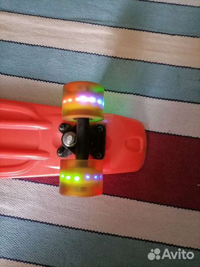 Пенниборд Larsen со светящимися колёсами