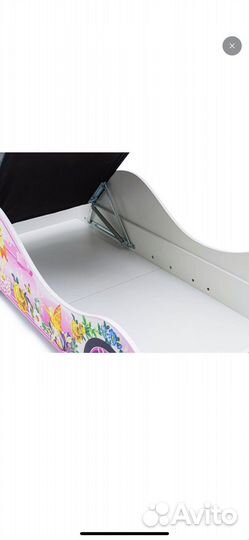 Кровать-машина для девочки с матрасом