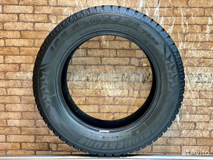 Bridgestone Ice Cruiser 7000 205/60 R16