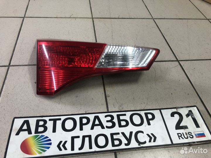 Фонарь задний левый внутренний Toyota Rav4