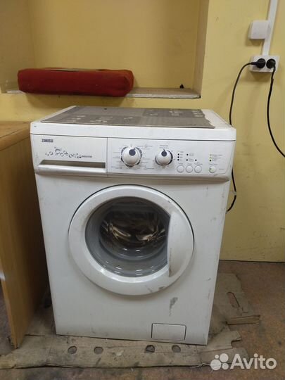 Стиральная машина на запчасти zanussi
