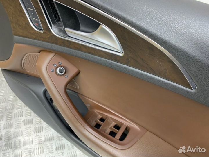Обшивка двери передняя правая Audi A6 4G2