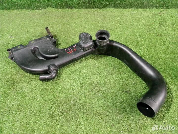 Воздухозаборник Nissan X-Trail NT31 MR20DE