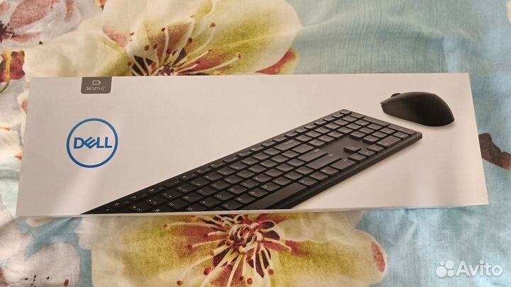 Набор беспроводная мышка и клавиатура Dell KM5221W