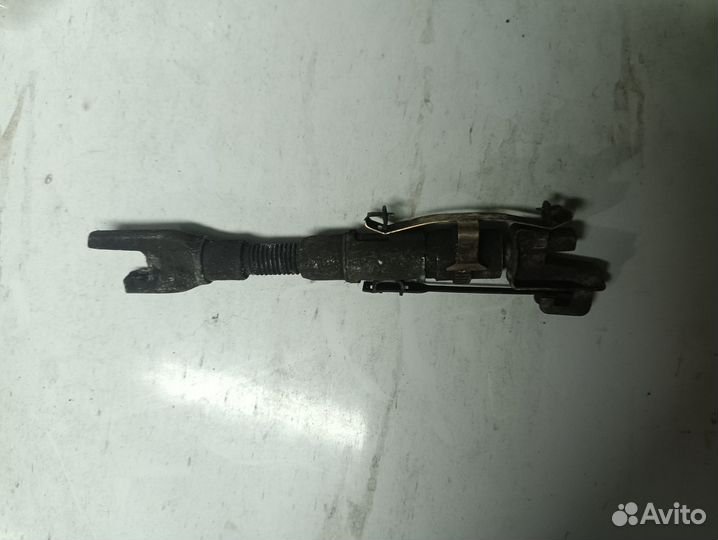 Механизм ручной подводки колодок Nissan Almera