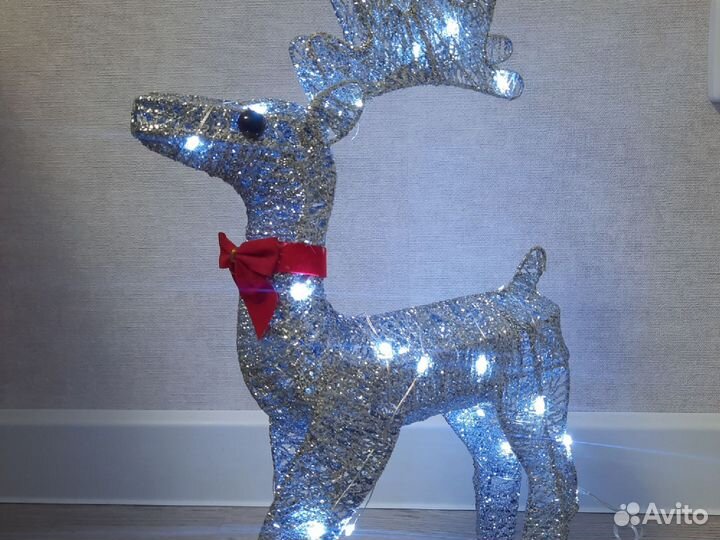 Новогодний светящийся олень