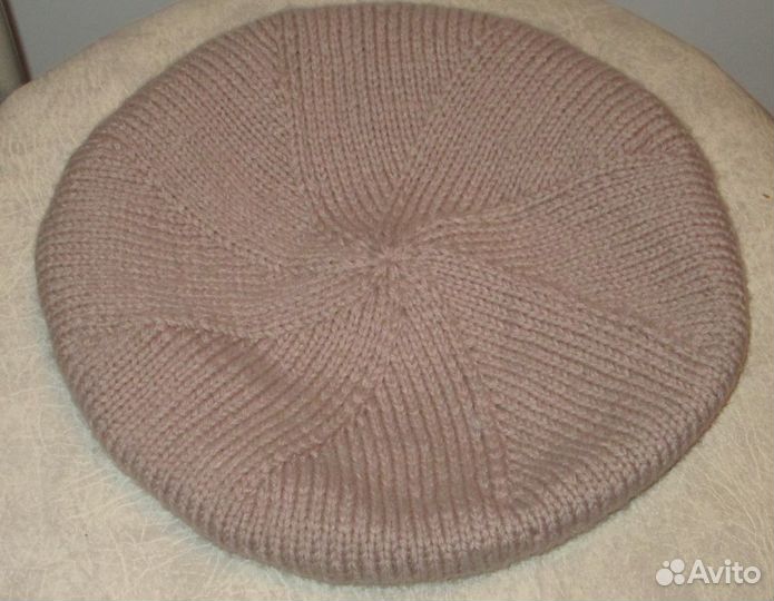 Бежевый берет