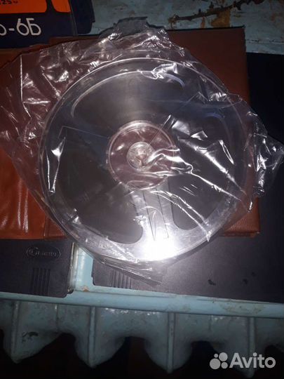 Магнитная лента катушки с записью