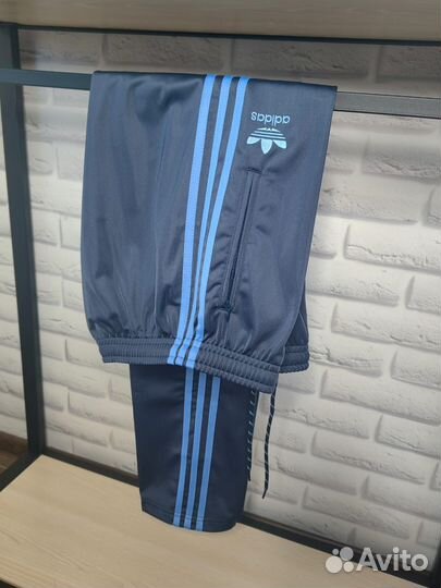 Костюм спортивный Adidas Phoenix Классика