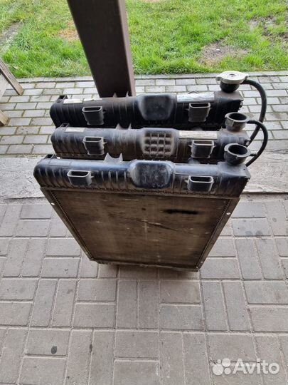 Радиатор охлаждения на mercedes 207-310D