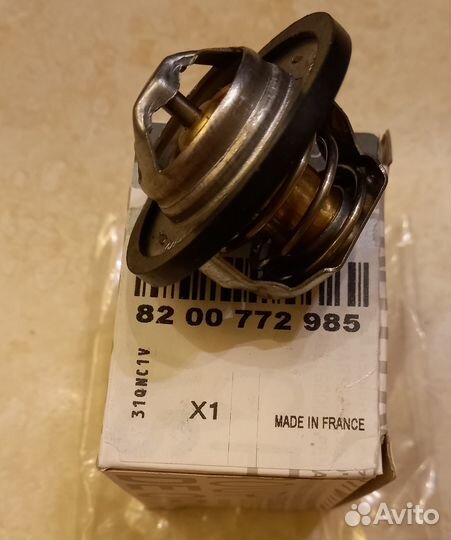 8200772985 Рено термостат