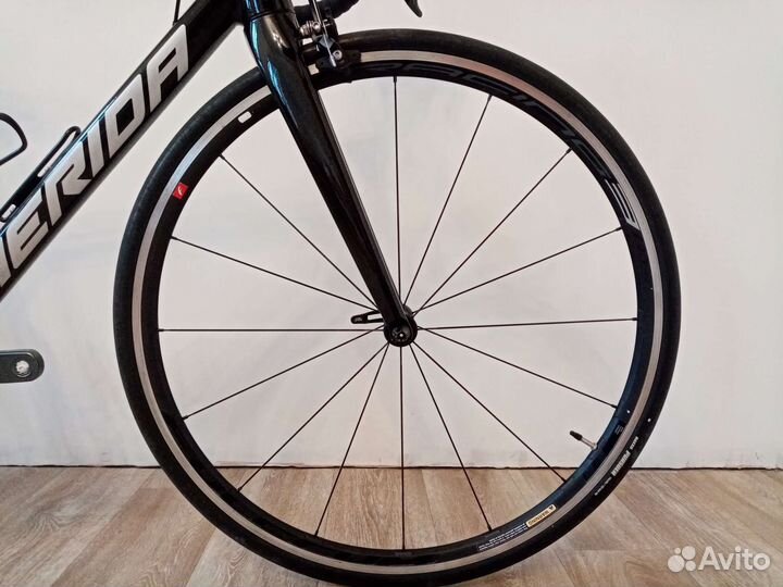 Шоссейный велосипед Merida Scultura 300