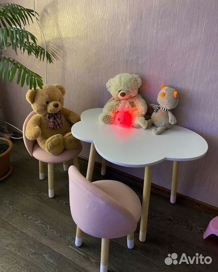 Детский стол и стул