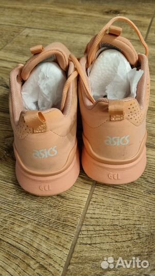 Кроссовки женские asics 39 размер