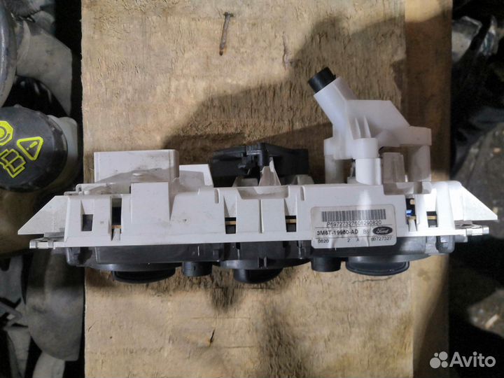 Блок управления климатом ford focus 2