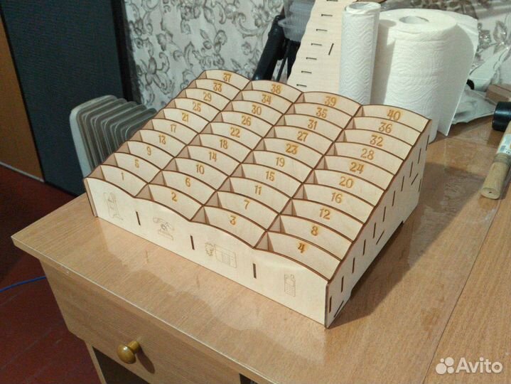 Коробка для телефонов в школу