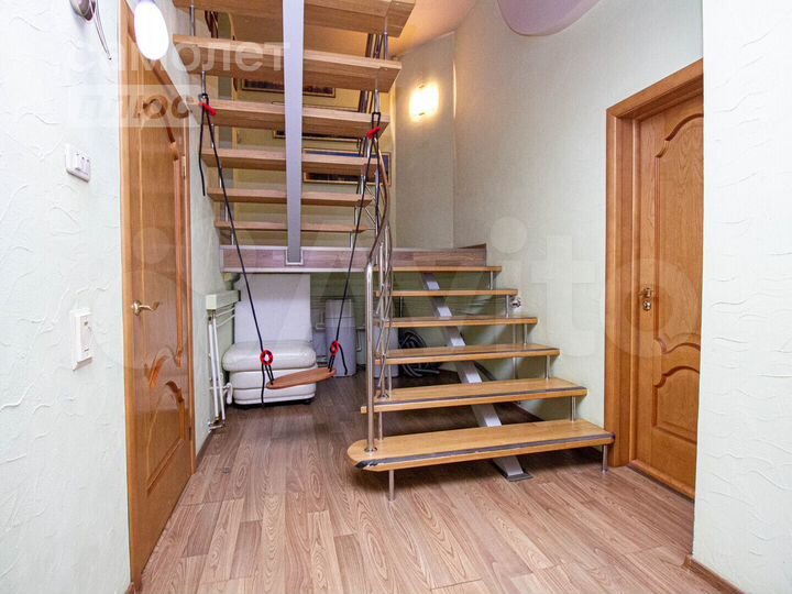 4-к. квартира, 150 м², 4/4 эт.