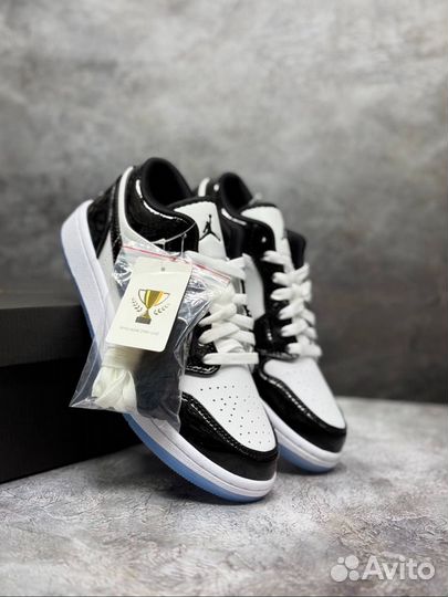 Кроссовки Nike Air Jordan 1 Low SE Concord