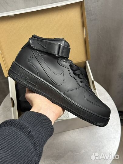 Nike Air Force 1 Mid Black