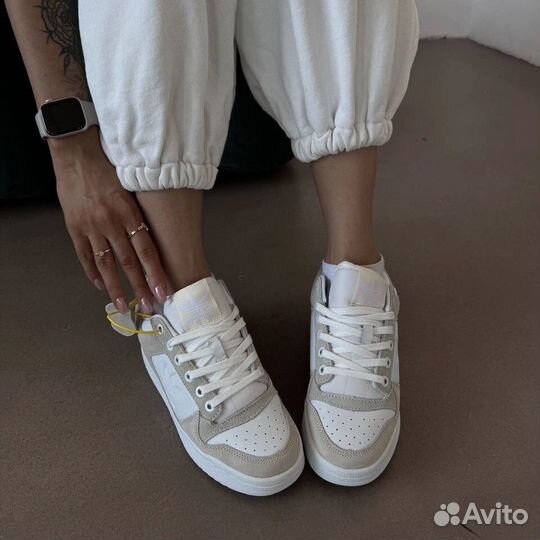 Кроссовки женские 36 размер