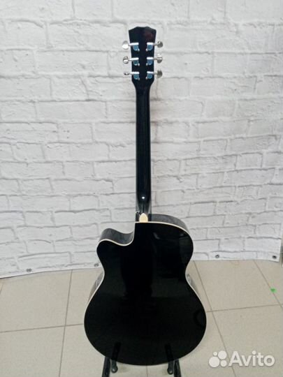 Акустическая гитара