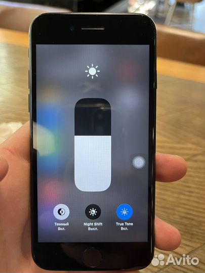 Телефон iPhone se 2020