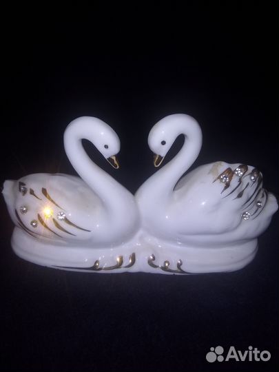 Статуэтка лебедь