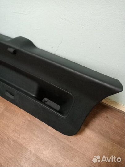 Обшивка крышки багажника Volkswagen Polo хетчбек