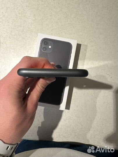iPhone 11, 64 ГБ