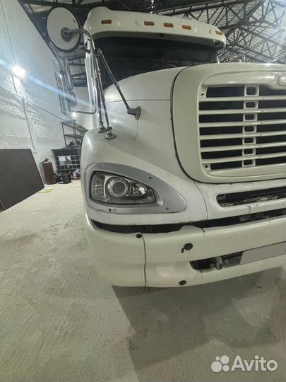 Freightliner Columbia, 2004