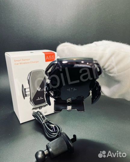 Умный держатель в авто с беспроводной зарядкой