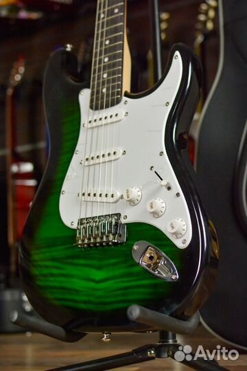 Электрогитара Caraya + Аксессуары