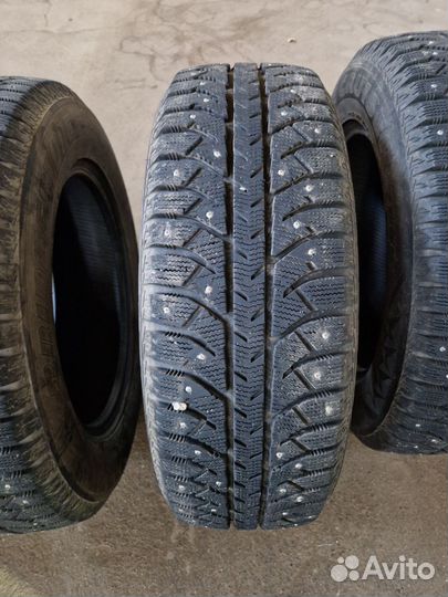 Bridgestone Ice Cruiser 7000 225/65 R17 106T