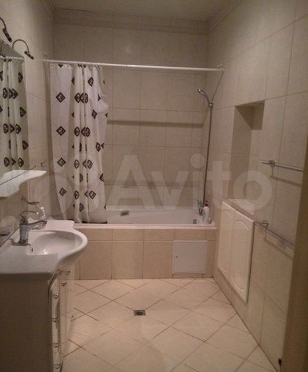 Комната 20 м² в 6-к., 1/7 эт.