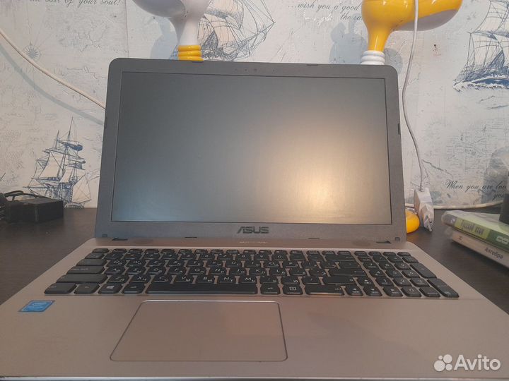 Ноутбук asus