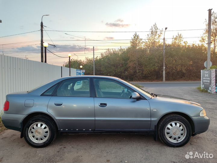 Audi A4 1.6 МТ, 1999, 332 500 км